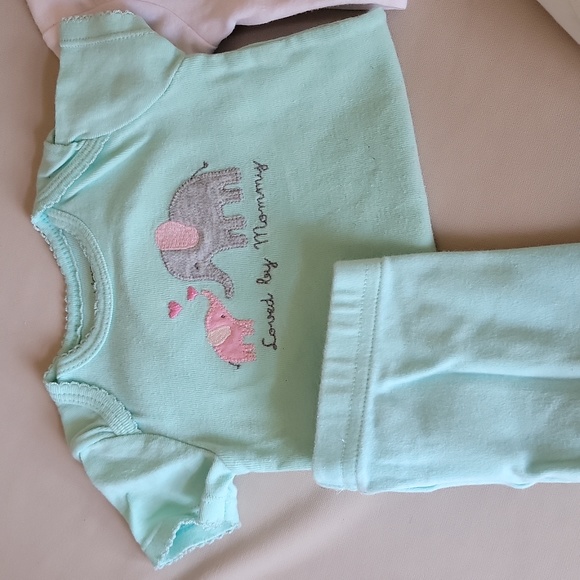 Carter's Bundle Of Baby Girl Outfits - Picture 2 of 4